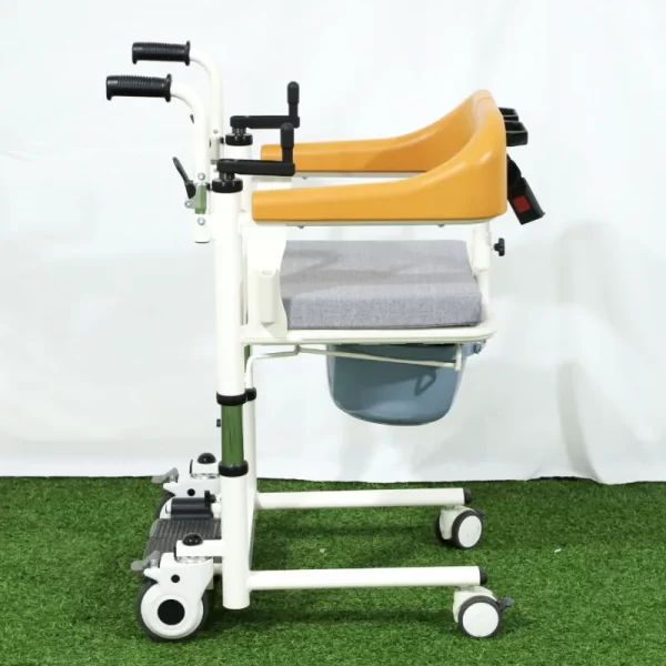 Hand-cranking transfer chair